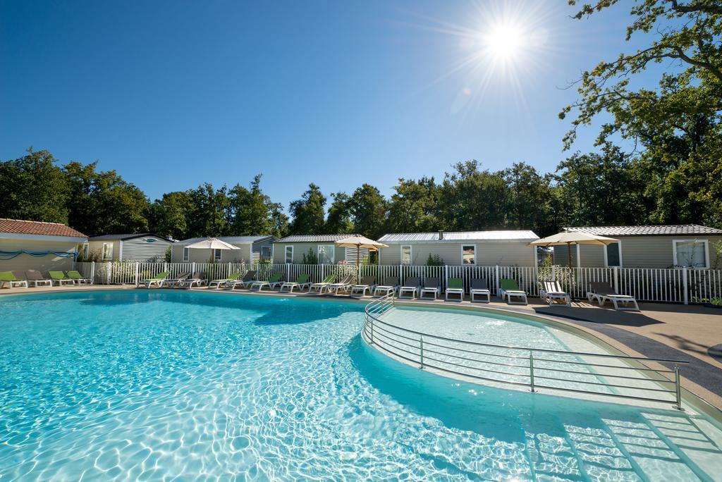 Camping Les Chevrefeuilles Royan Exterior foto